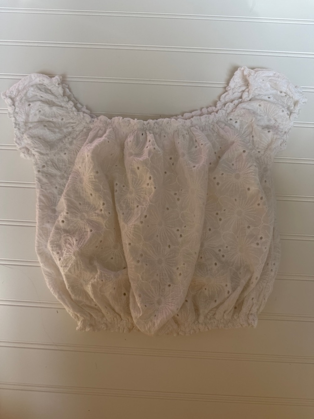 (037)Brandy Melville White Eyelet Smocked Tube Top